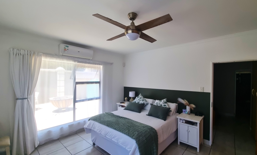 5 Bedroom Property for Sale in Melodie North West